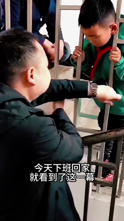 2025新澳门全年免费大全和男童头卡护栏身亡与小孩头卡栏杆视频